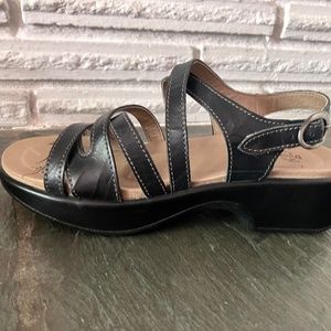 Dromedaris black strappy leather sandals- Made in Portugal